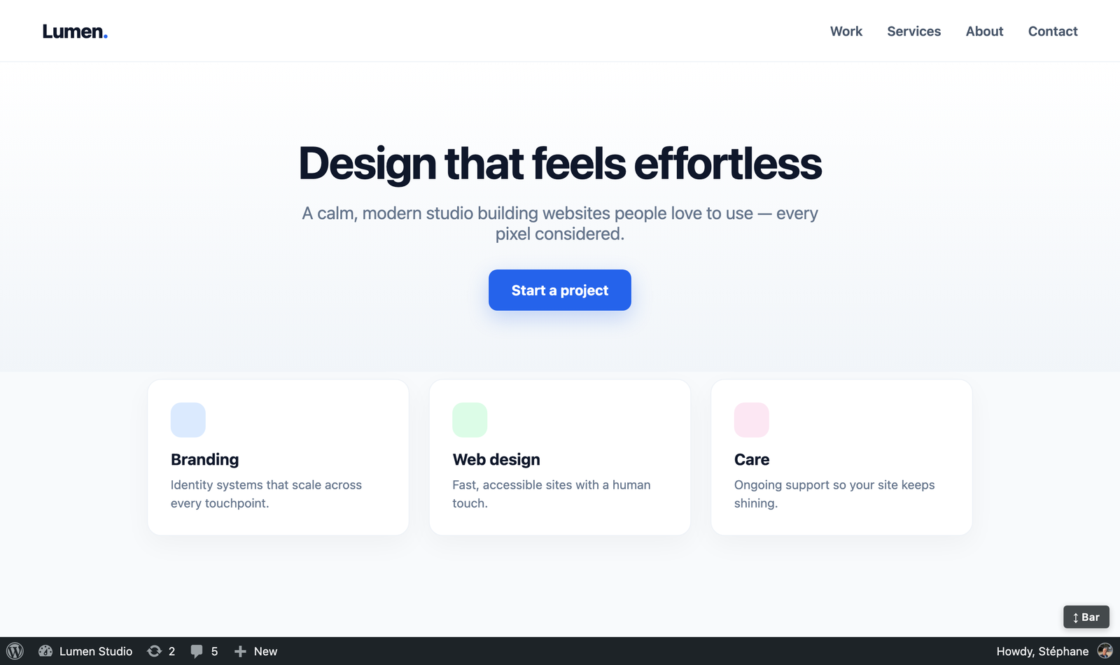 La barre WordPress en bas de l'écran, avec le bouton de bascule